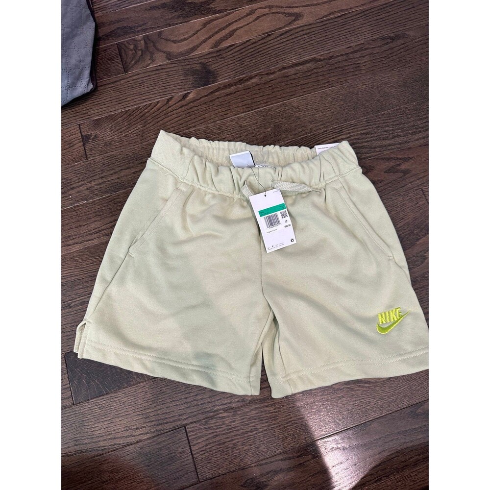 NWT Nike youth shorts sz xl